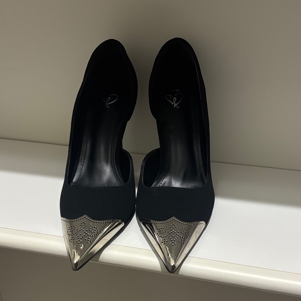 Windsor heels